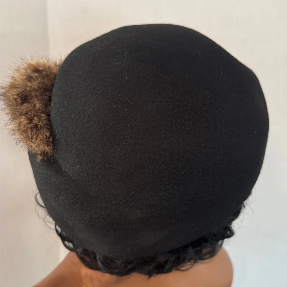 Grace Black Wool Beret with Fur Accent